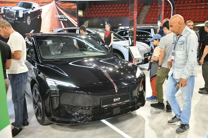 Hongqi EH7 ցուցահանդեսում